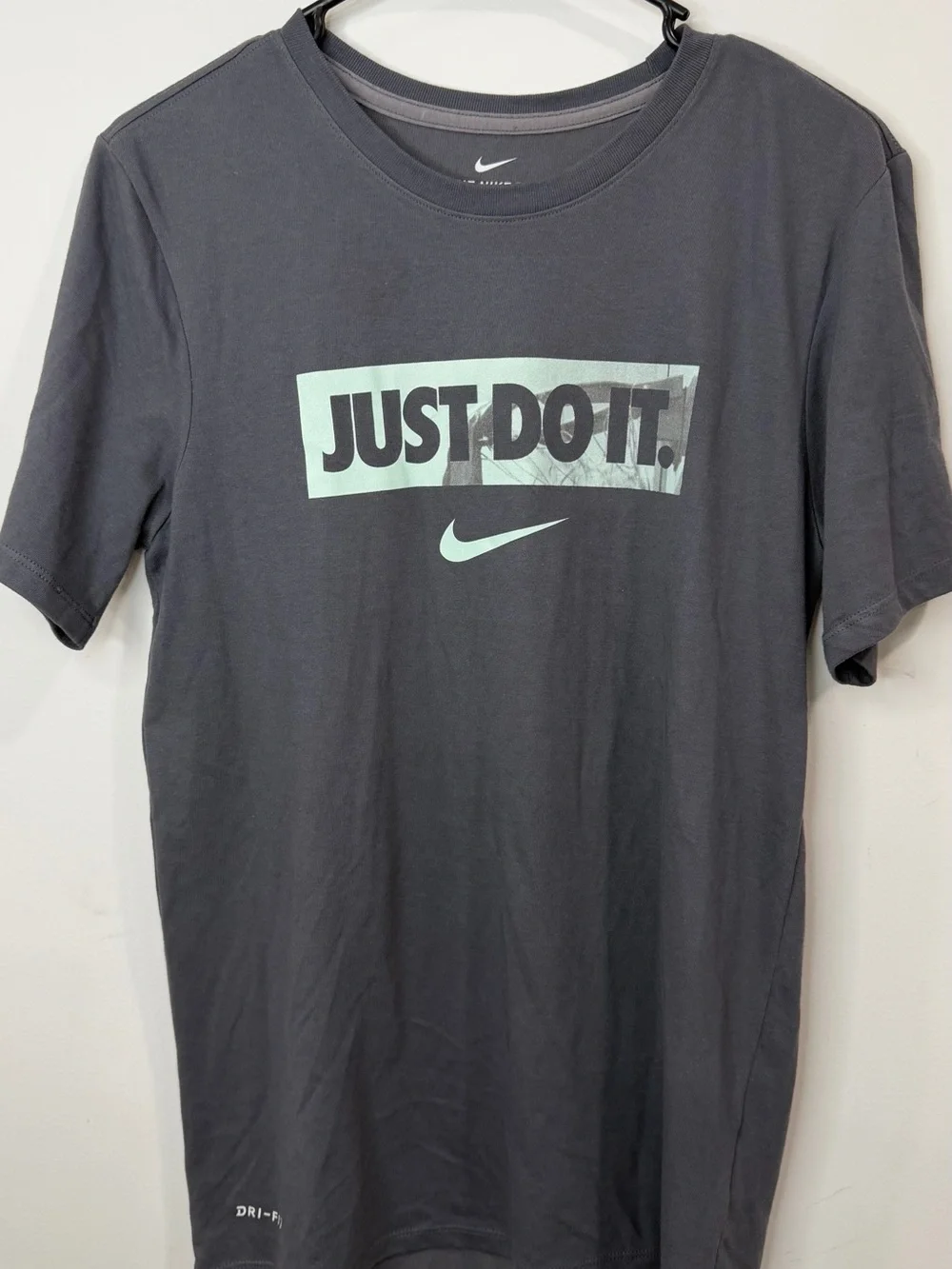 Nike Dri-FIT Just Do It Men’s T-Shirt Gray Size S Athletic Cut